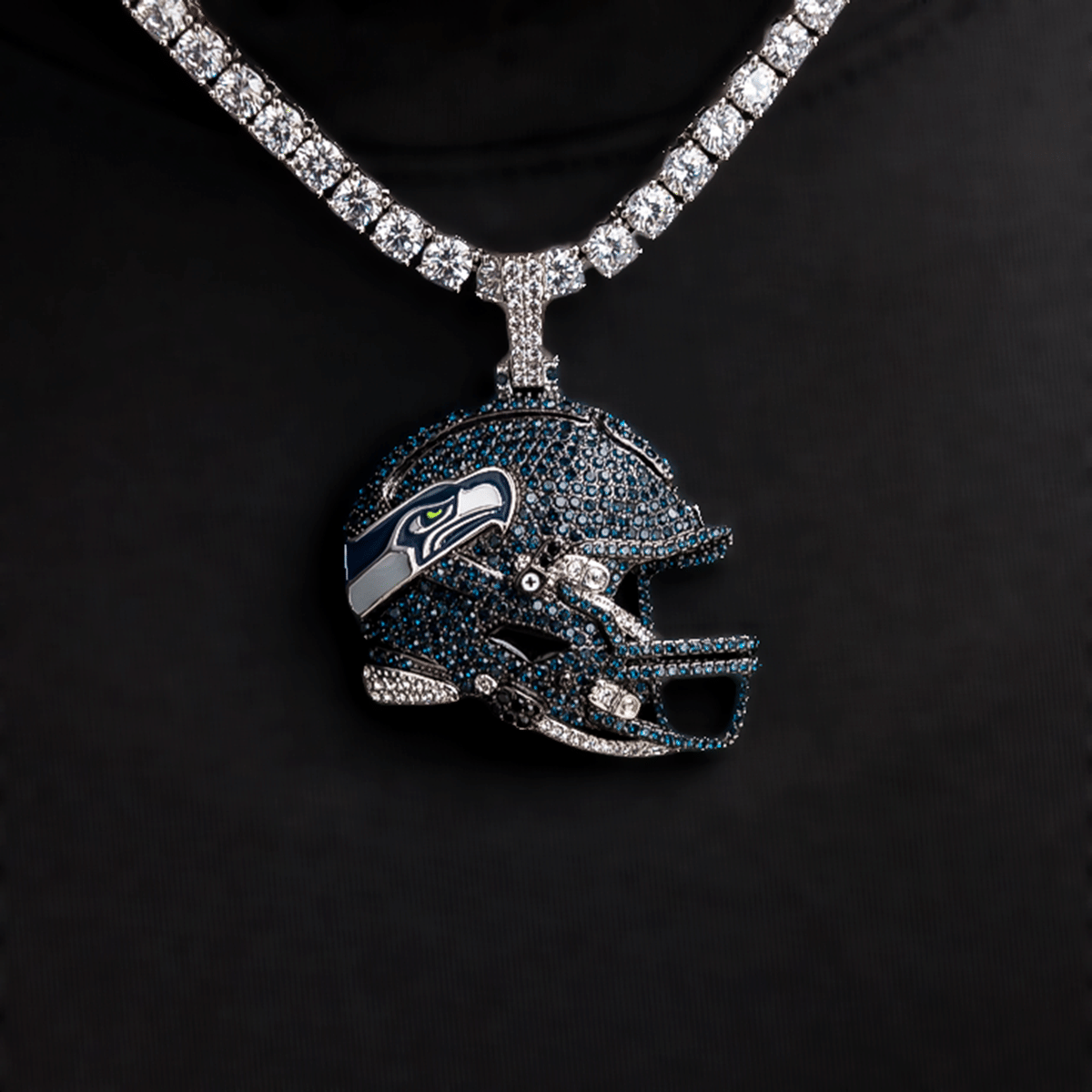 GLD Men 2025 Seattle Seahawks Team Helmet Pendant - White Gold