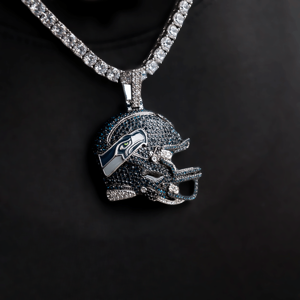 GLD Men 2025 Seattle Seahawks Team Helmet Pendant - White Gold