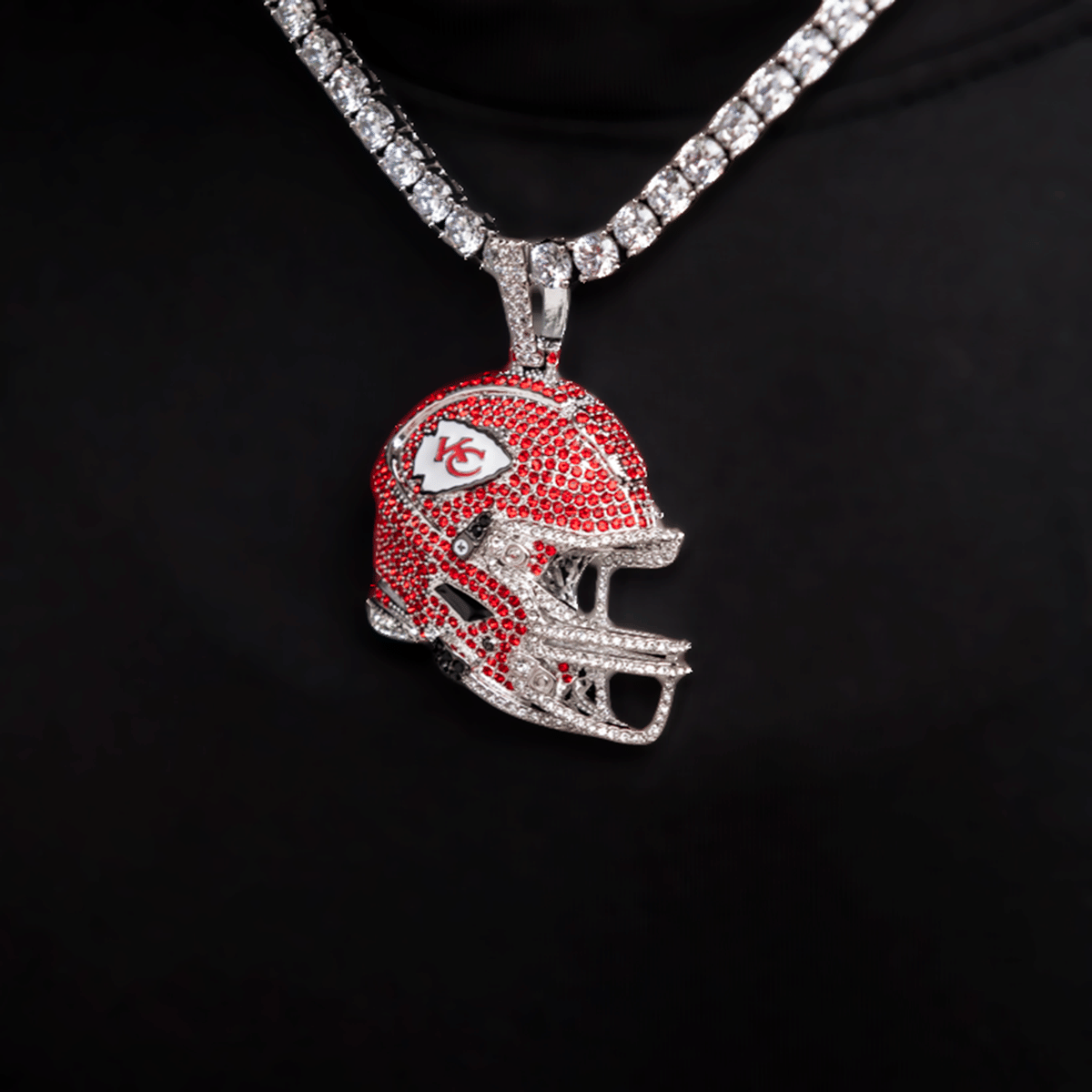GLD Men 2025 Kansas City Chiefs Team Helmet Pendant - White Gold