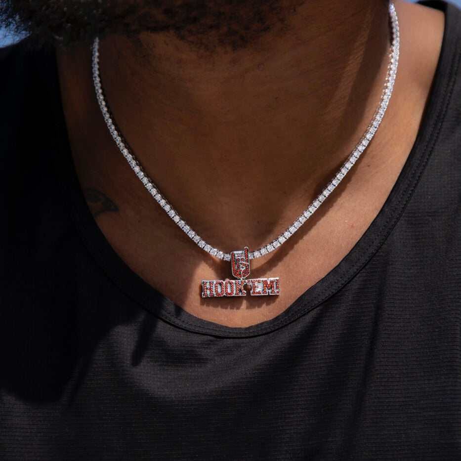GLD Men Texas Longhorns Official NCAA “Hook Em! Pendant