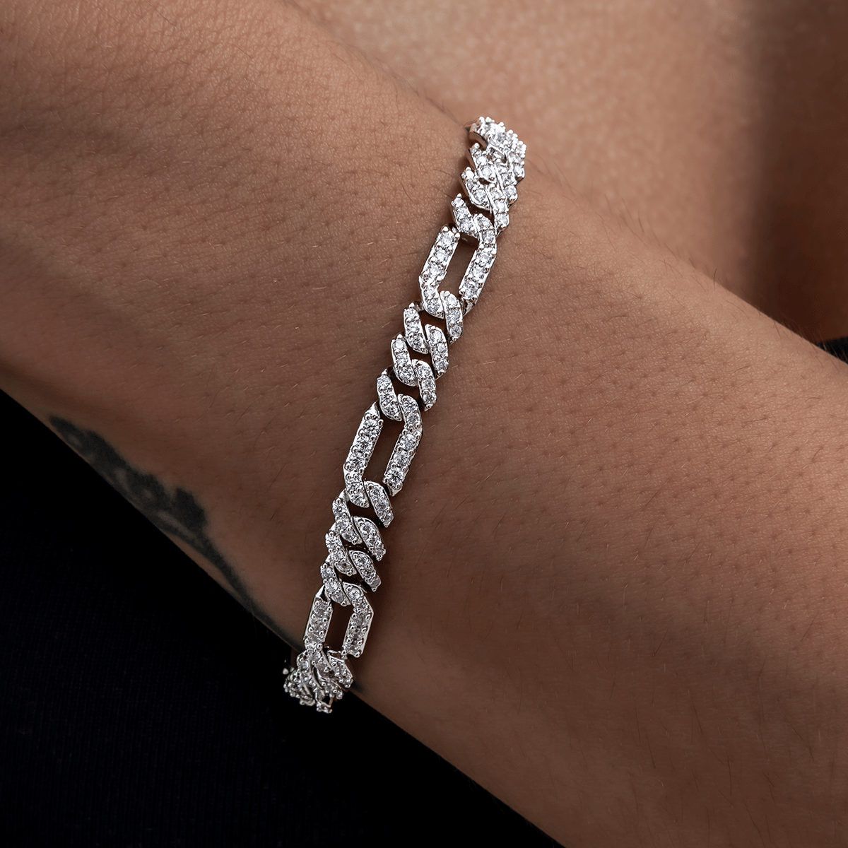 GLD Women Diamond Figaro Bracelet in White Gold - 6 mm