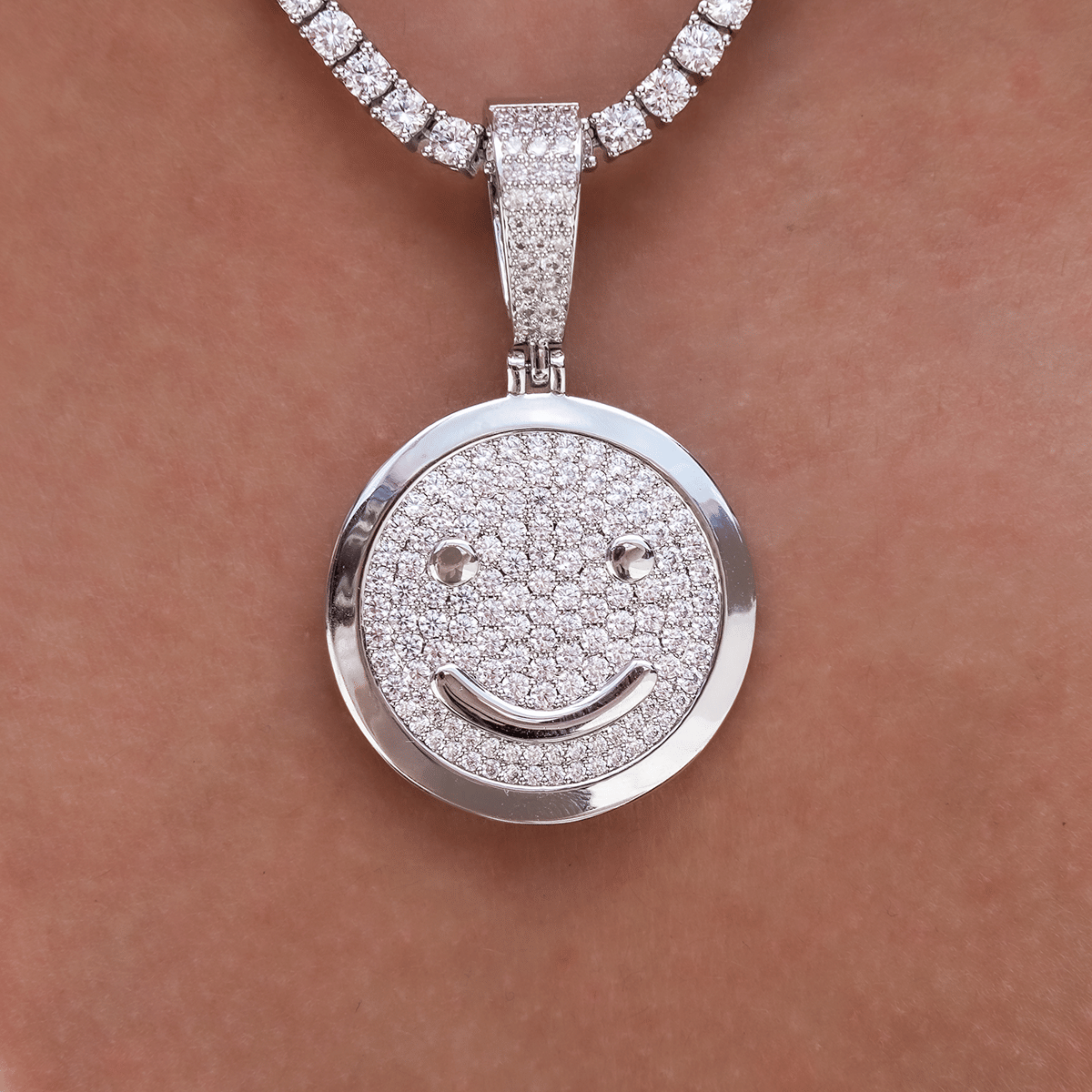 GLD Women Happy/Sad Pendant in White Gold
