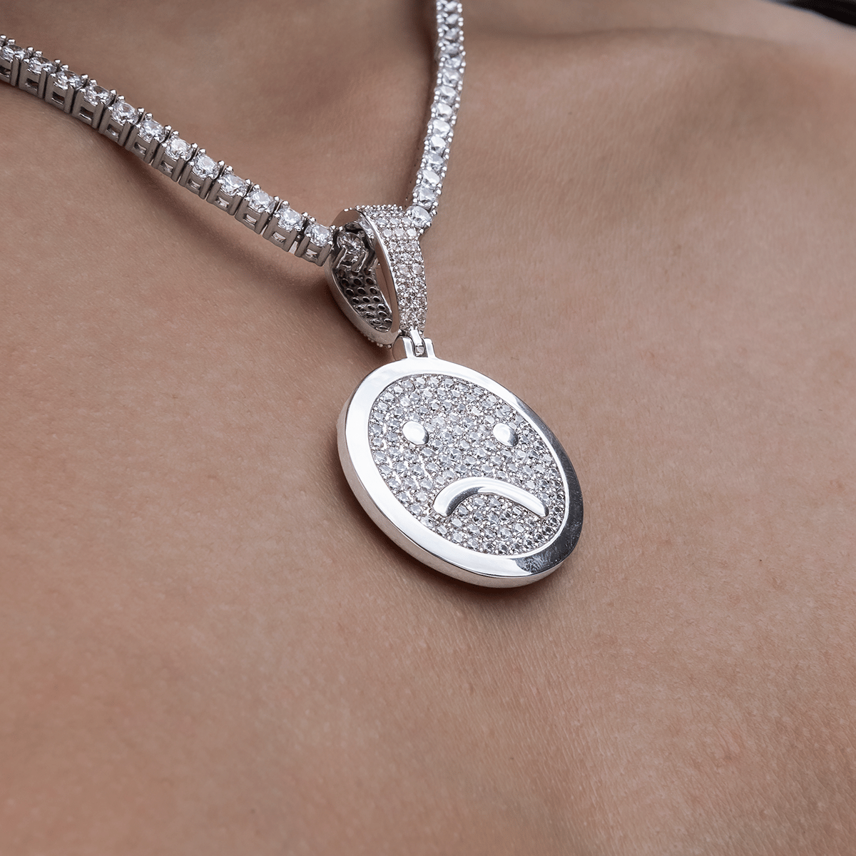GLD Women Happy/Sad Pendant in White Gold