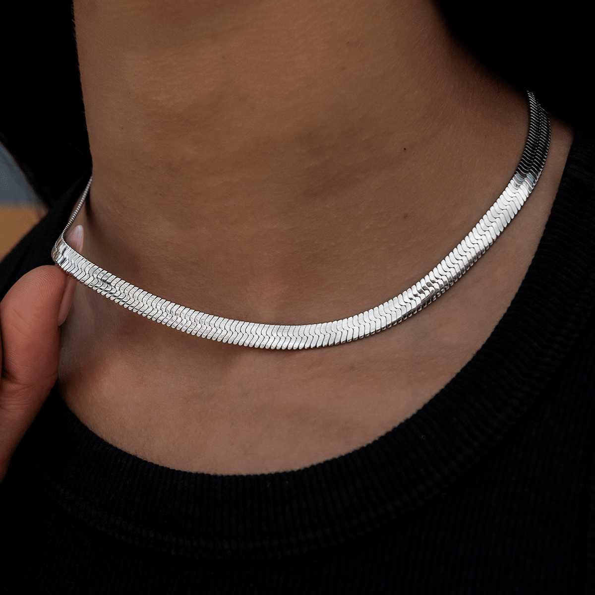 GLD Women Herringbone Necklace in White Gold - 6 mm