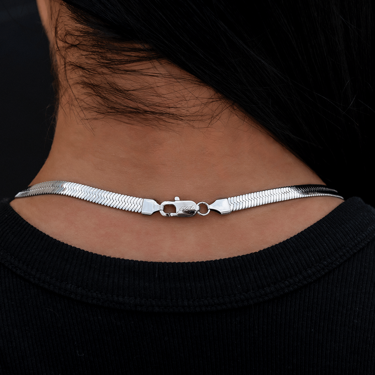 GLD Women Herringbone Necklace in White Gold - 6 mm