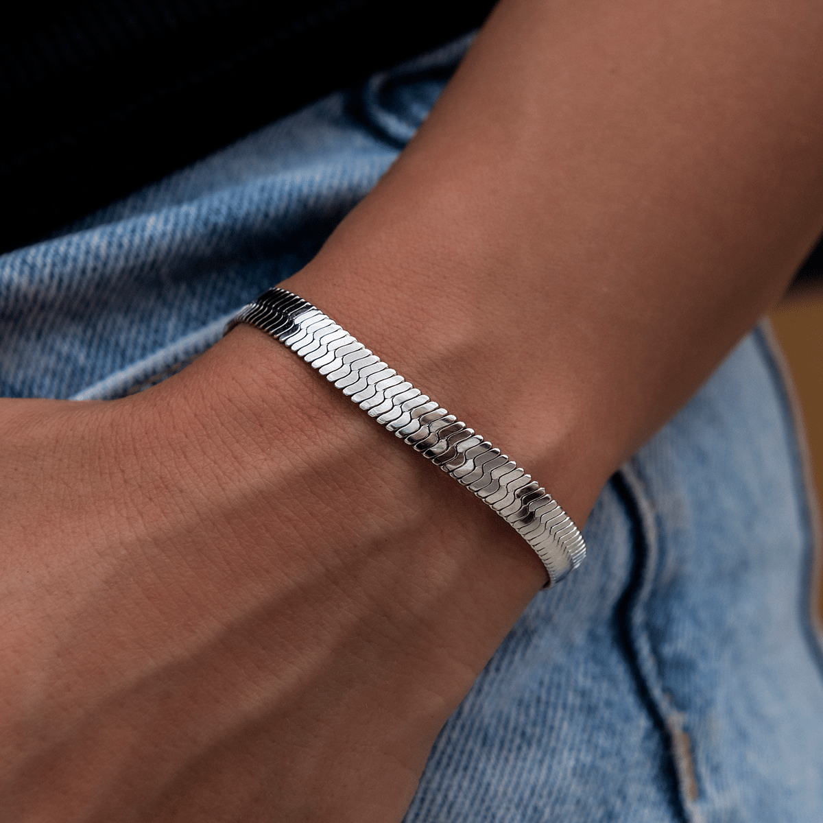 GLD Women Herringbone Bracelet in White Gold - 6 mm
