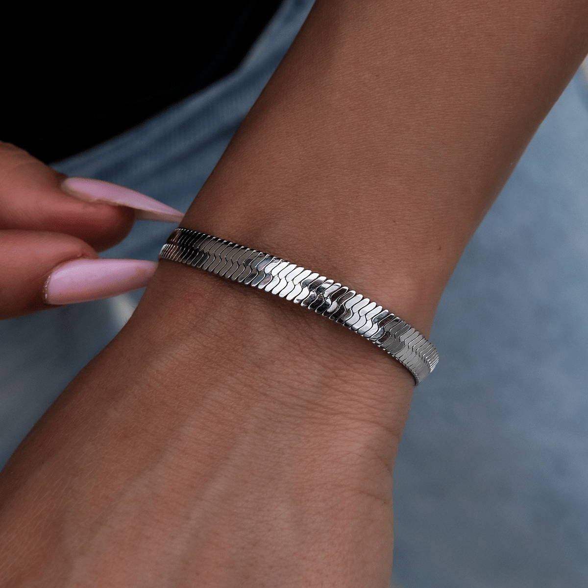 GLD Women Herringbone Bracelet in White Gold - 6 mm