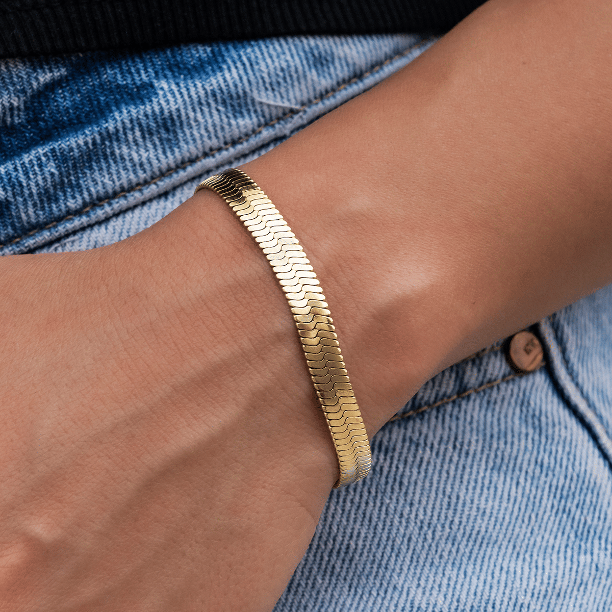 GLD Women Herringbone Bracelet in Yellow Gold - 6 mm