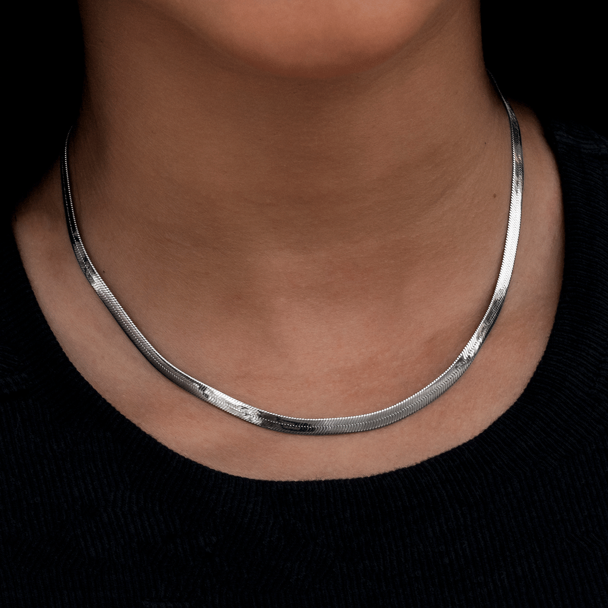 GLD Women Herringbone Necklace in White Gold - 4 mm