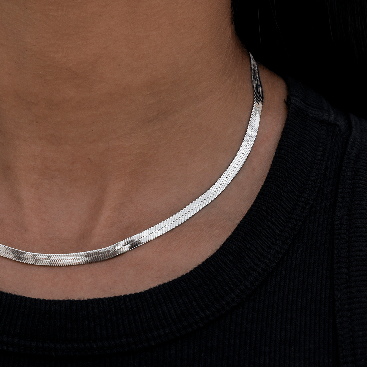 GLD Women Herringbone Necklace in White Gold - 4 mm