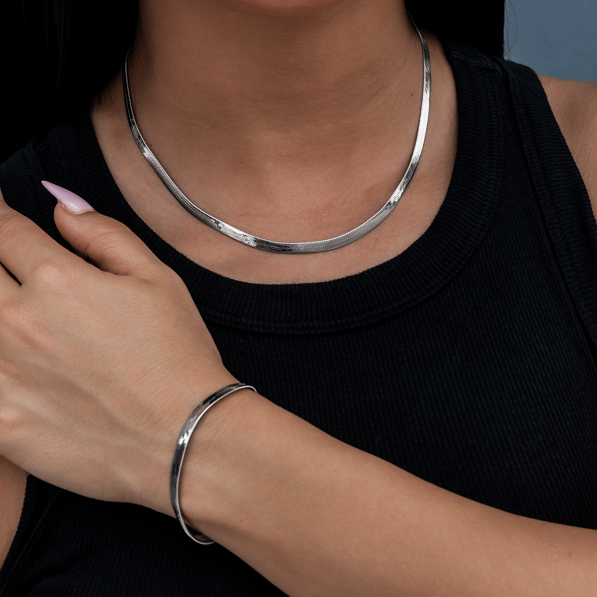 GLD Women Herringbone Necklace in White Gold - 4 mm