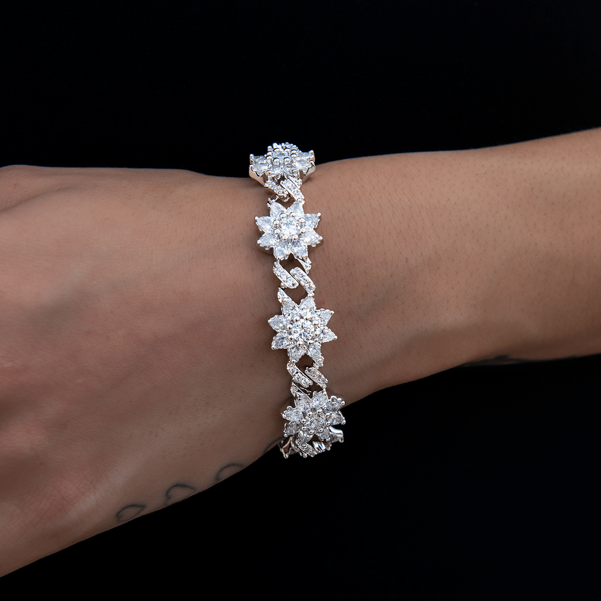 GLD Women Diamond Infinity Flower Bracelet