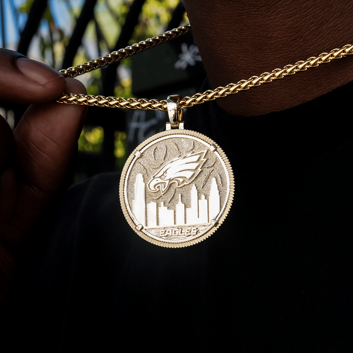 GLD Men Philadelphia Eagles Official NFL Coin Pendant