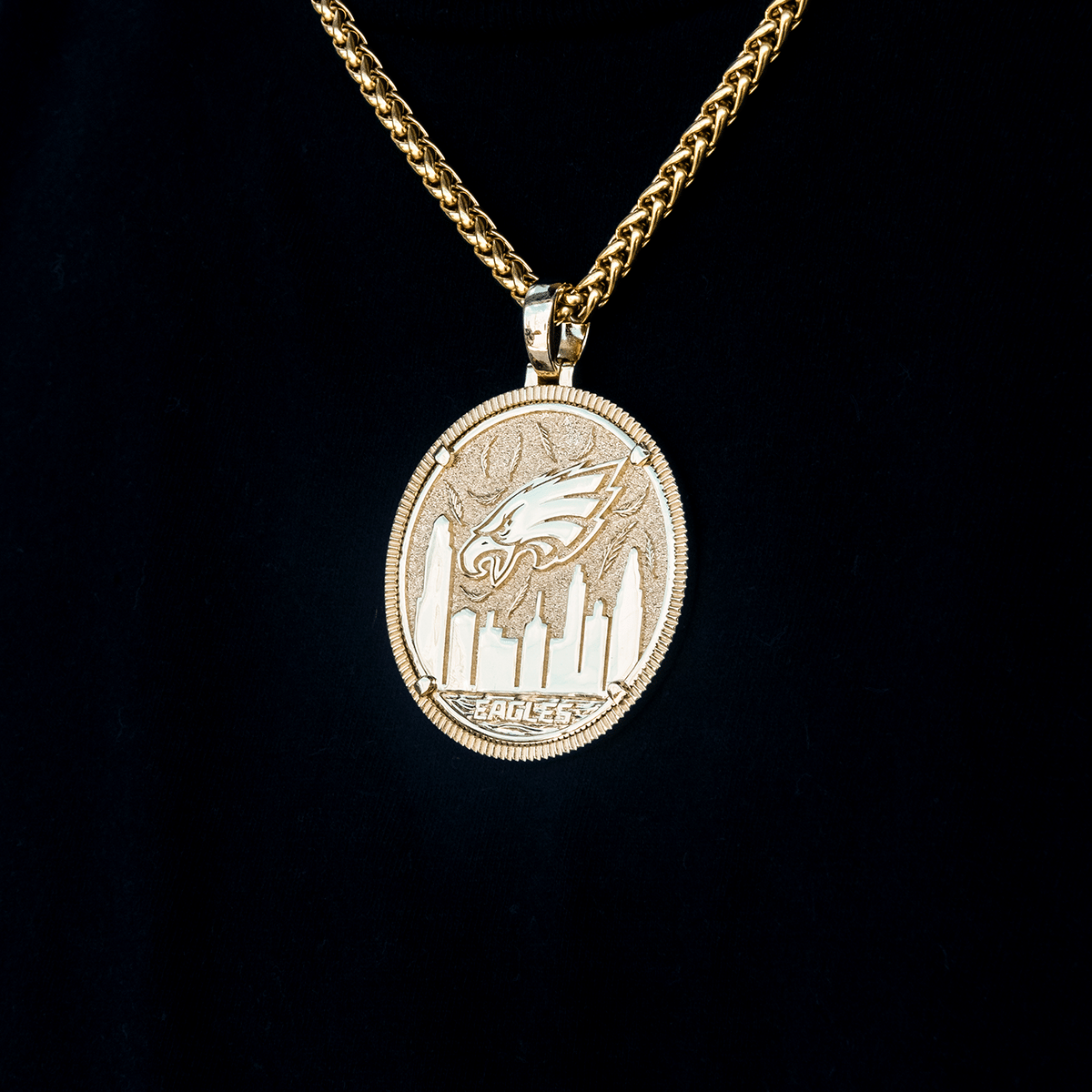 GLD Men Philadelphia Eagles Official NFL Coin Pendant