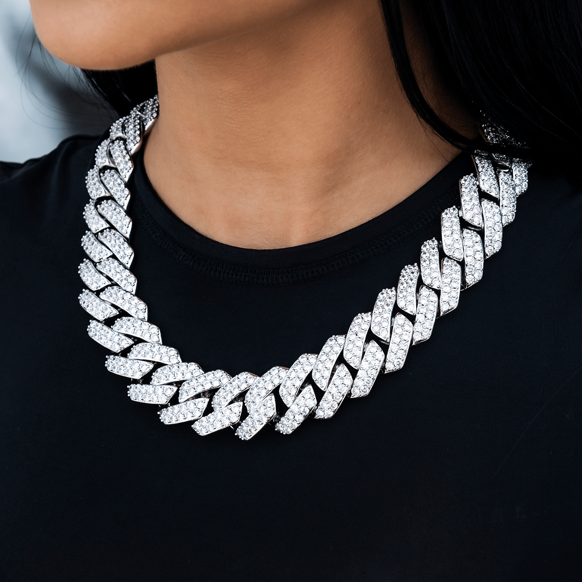 GLD Women Diamond Prong Link Necklace in White Gold - 25 mm