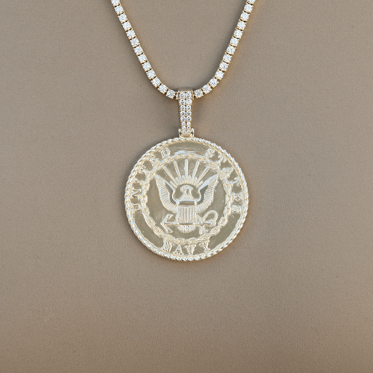GLD Women U.S. Navy Pendant in Yellow Gold
