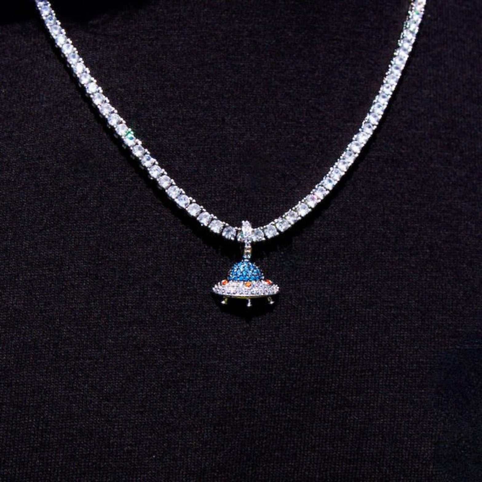 GLD PROMO SETS Micro UFO Pendant