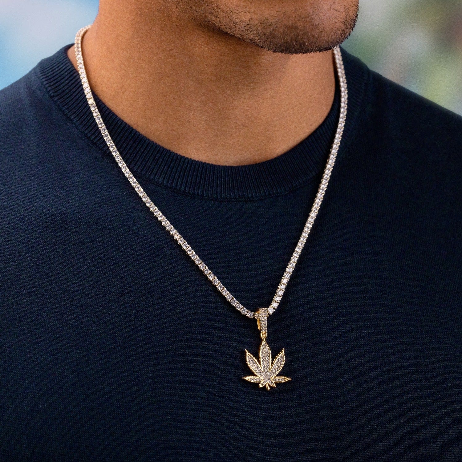 GLD PROMO SETS Diamond Weed Leaf Pendant in Yellow Gold
