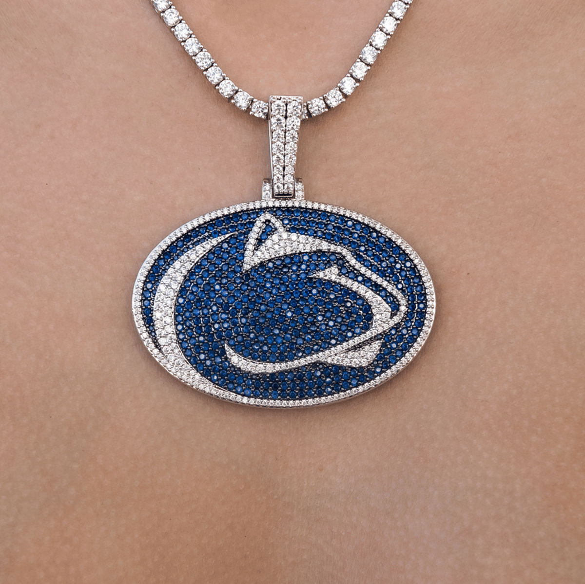 GLD Women Large Penn State Nittany Lions Official NCAA Logo Pendant