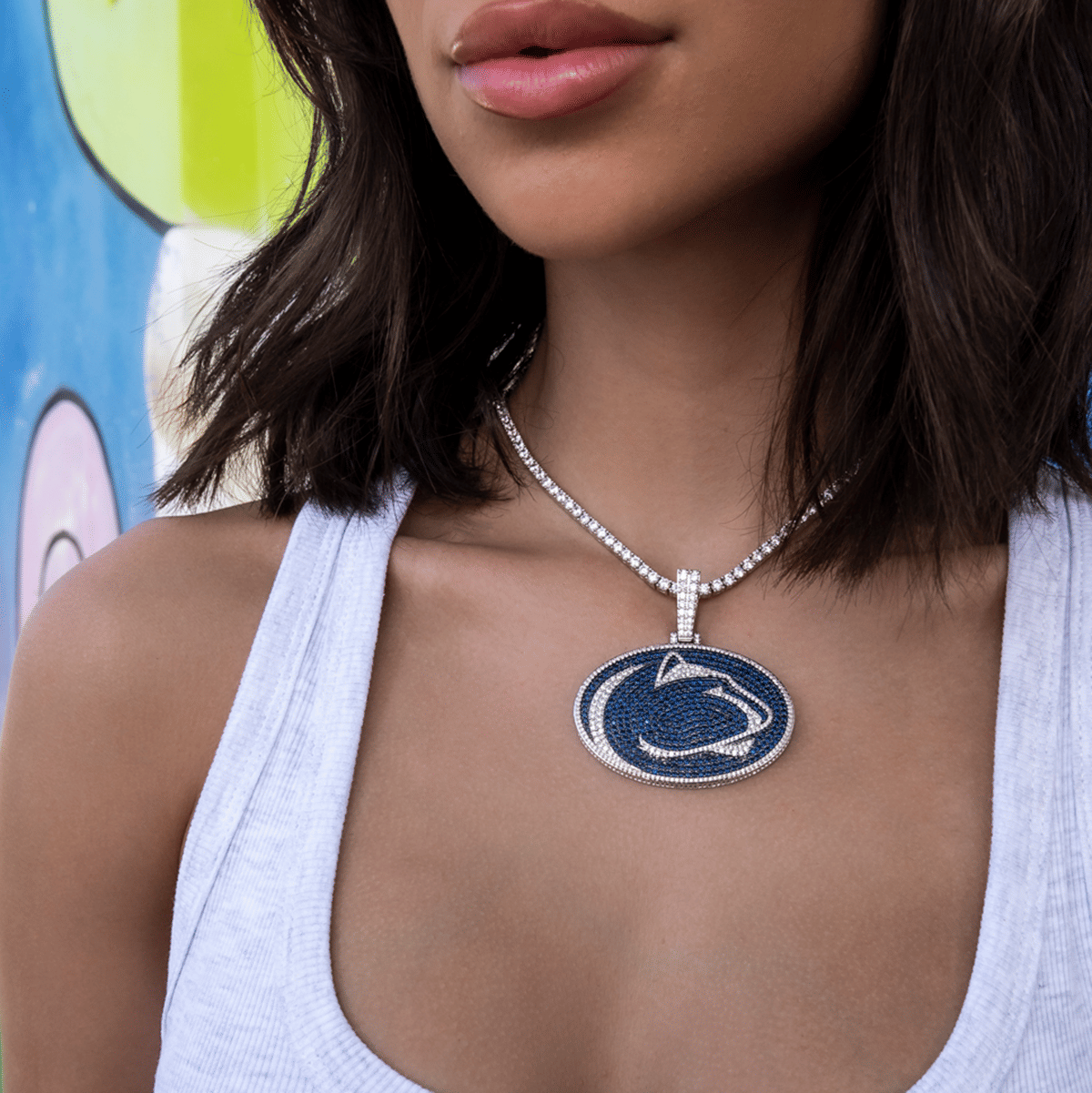 GLD Women Large Penn State Nittany Lions Official NCAA Logo Pendant