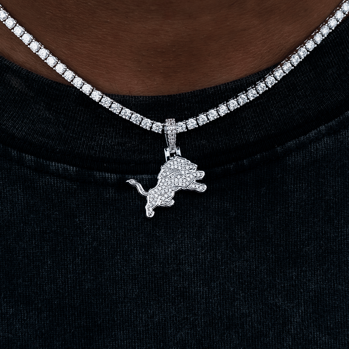 GLD Men Detroit Lions Micro Logo Pendant