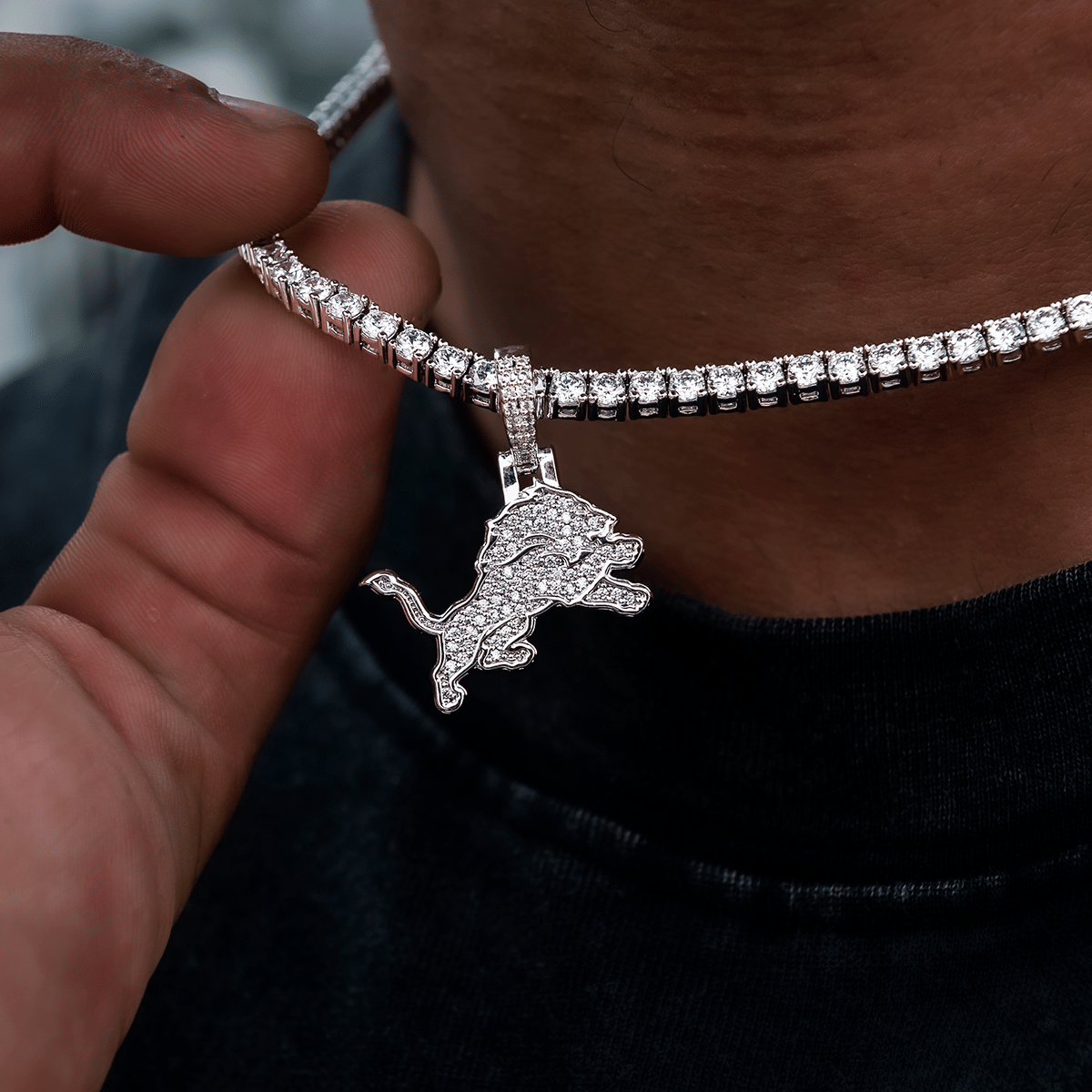 GLD Men Detroit Lions Micro Logo Pendant