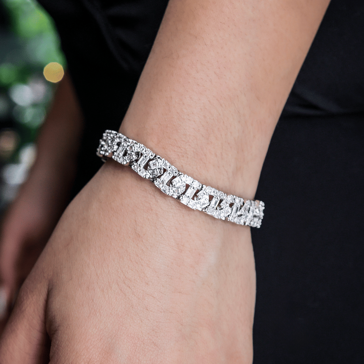 GLD Women Baguette Chain Link Bracelet in White Gold