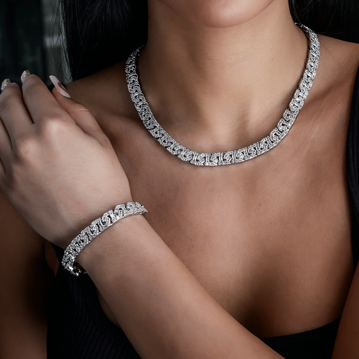 GLD Women Baguette Chain Link Bracelet in White Gold