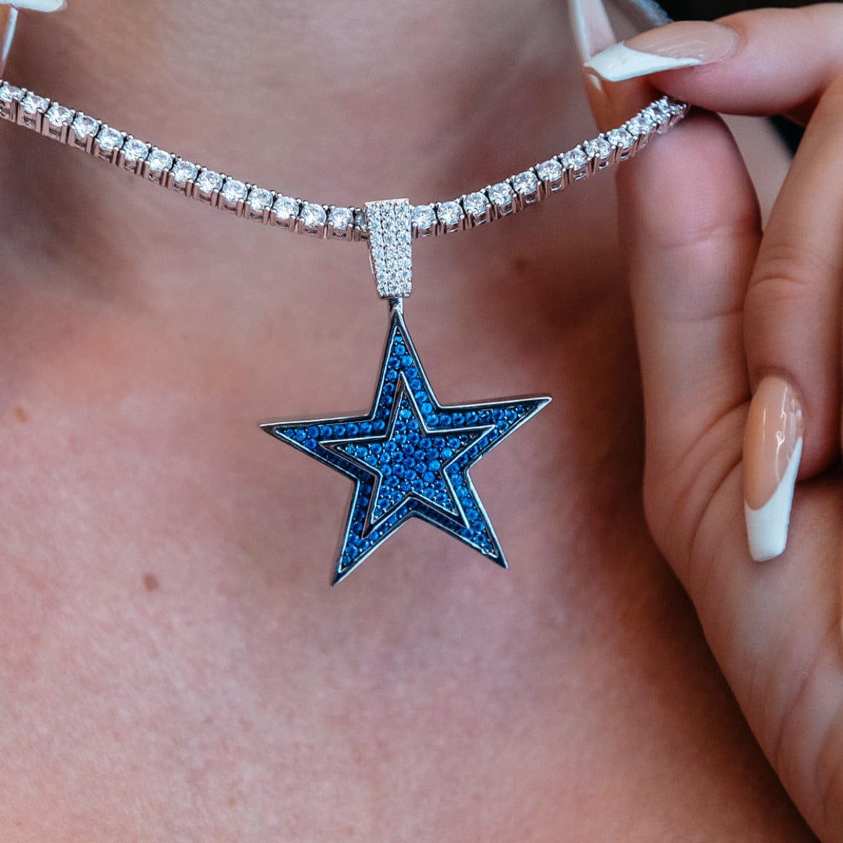 GLD Women Dallas Cowboys Official NFL Pendant