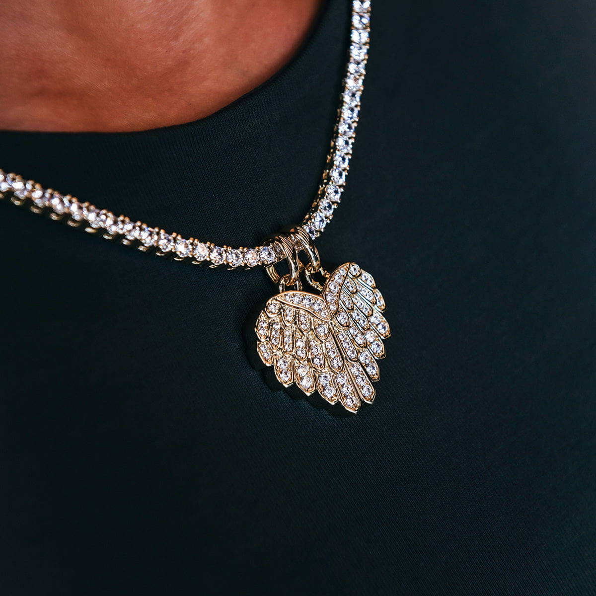 GLD Women Two Halves Wing Pendant
