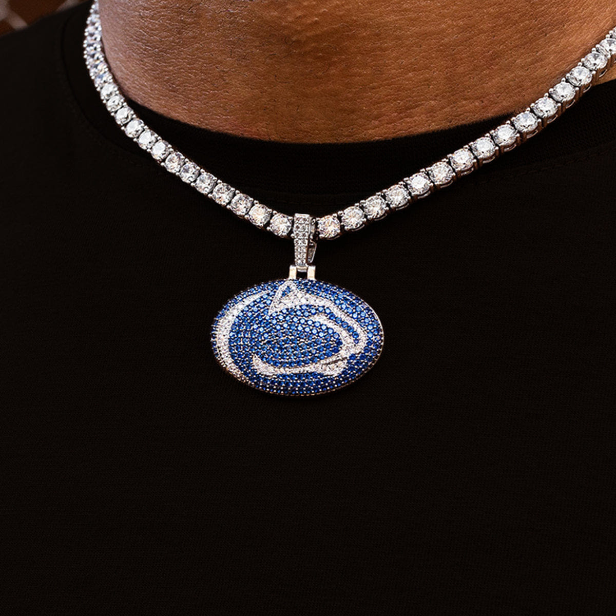 GLD Men Penn State Nittany Lions Official NCAA Logo Pendant