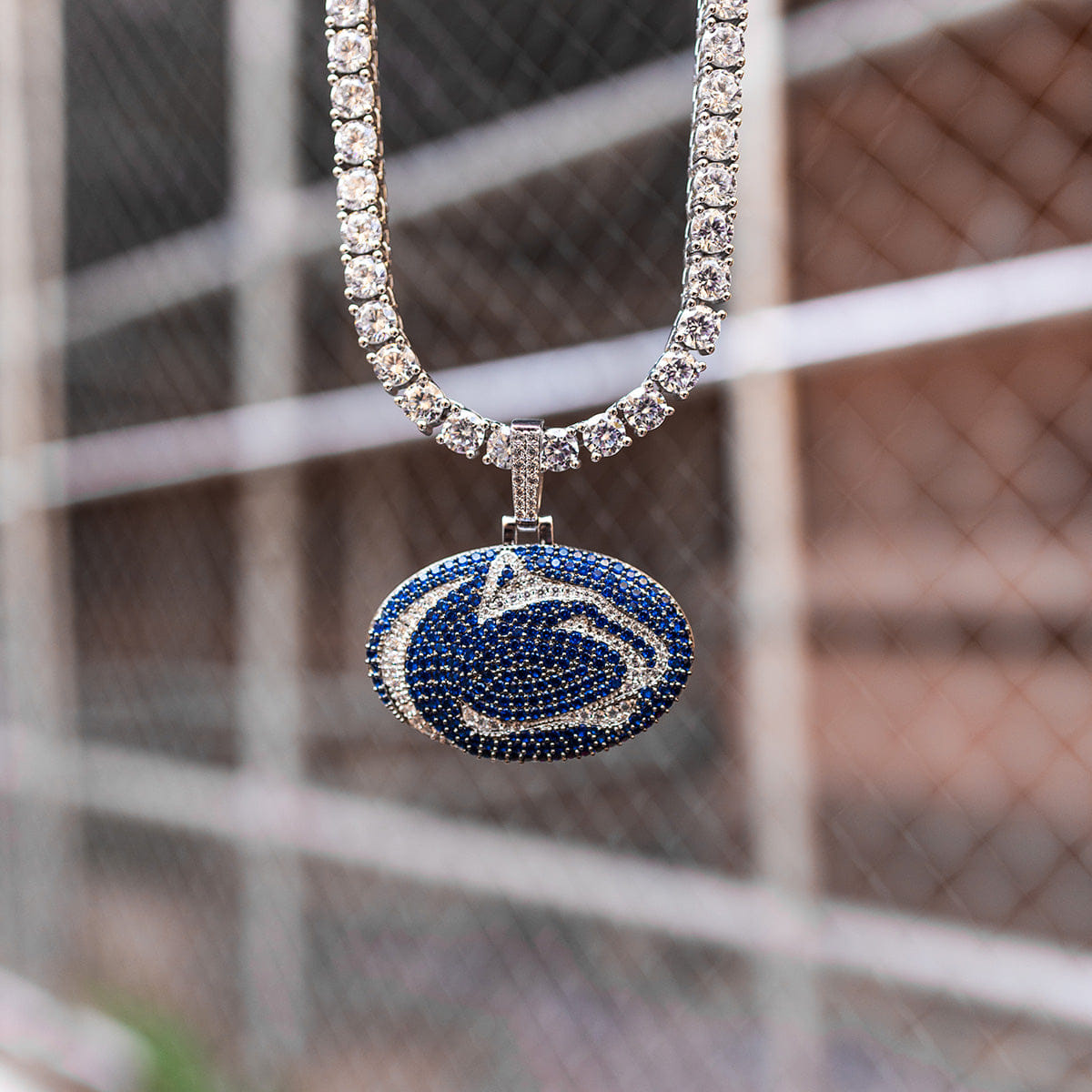 GLD Men Penn State Nittany Lions Official NCAA Logo Pendant
