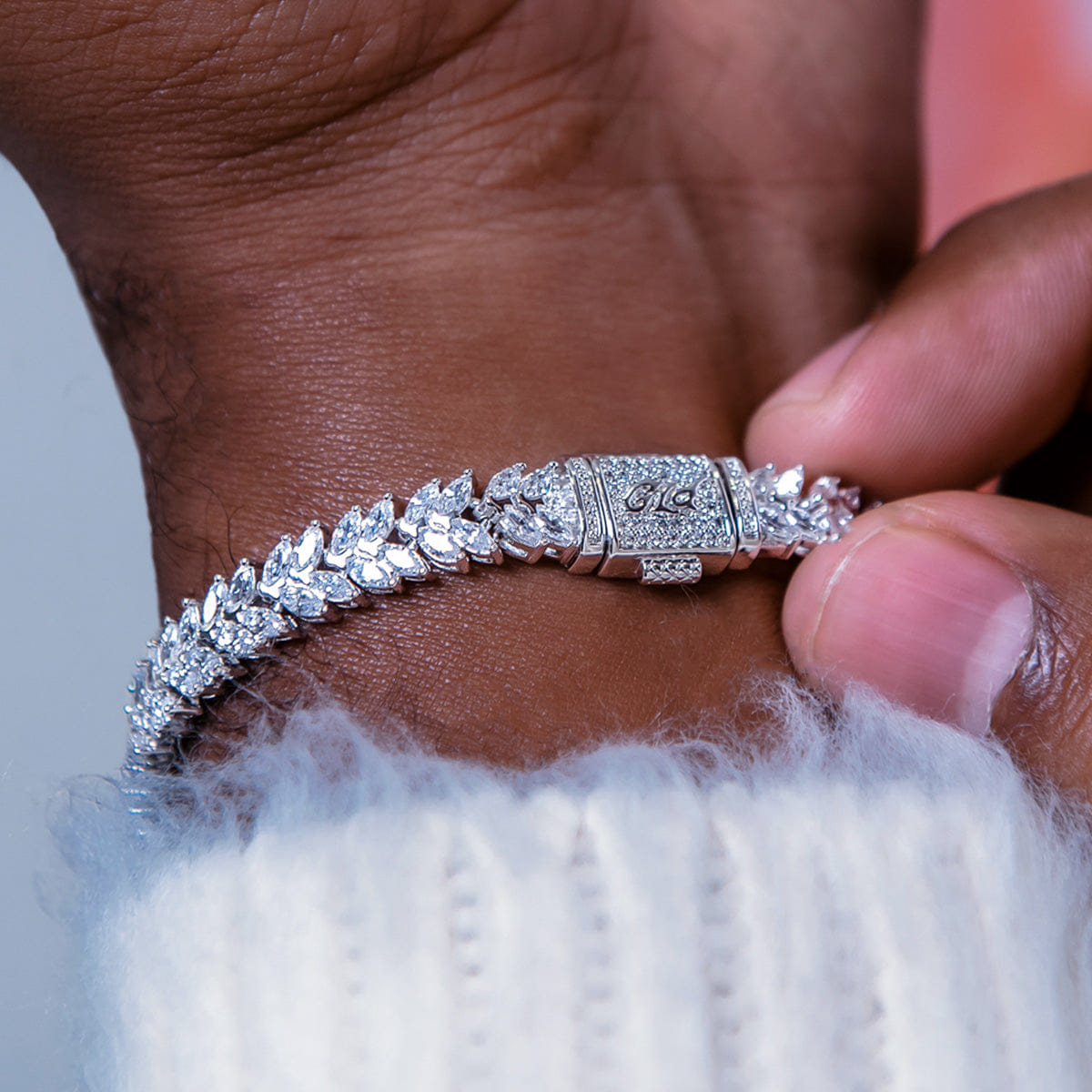 GLD Men Iced Herringbone Bracelet in White Gold - 7 mm