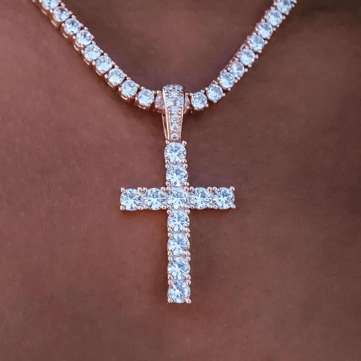 GLD Women Diamond Cross in Rose Gold