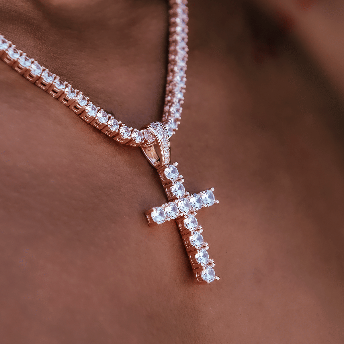 GLD Women Diamond Cross in Rose Gold