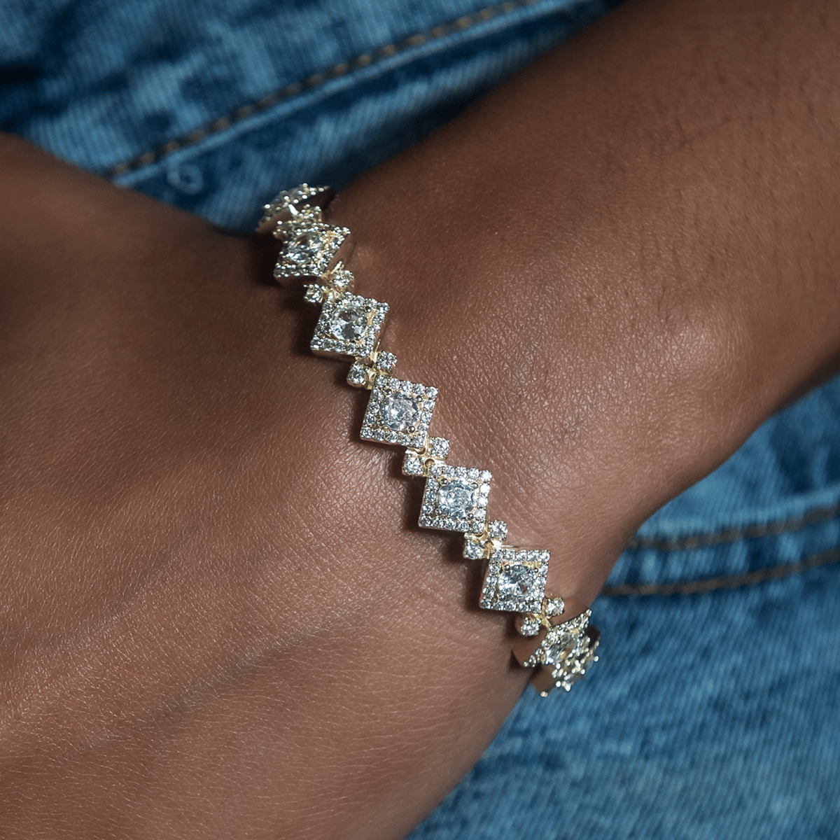 GLD Women Cloister Link Bracelet in Yellow Gold