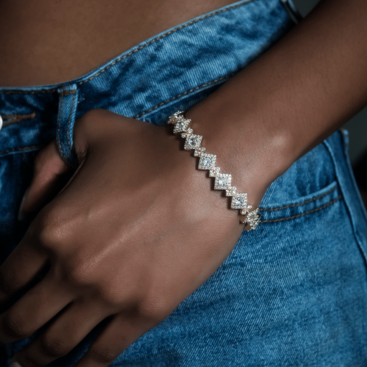 GLD Women Cloister Link Bracelet in Yellow Gold