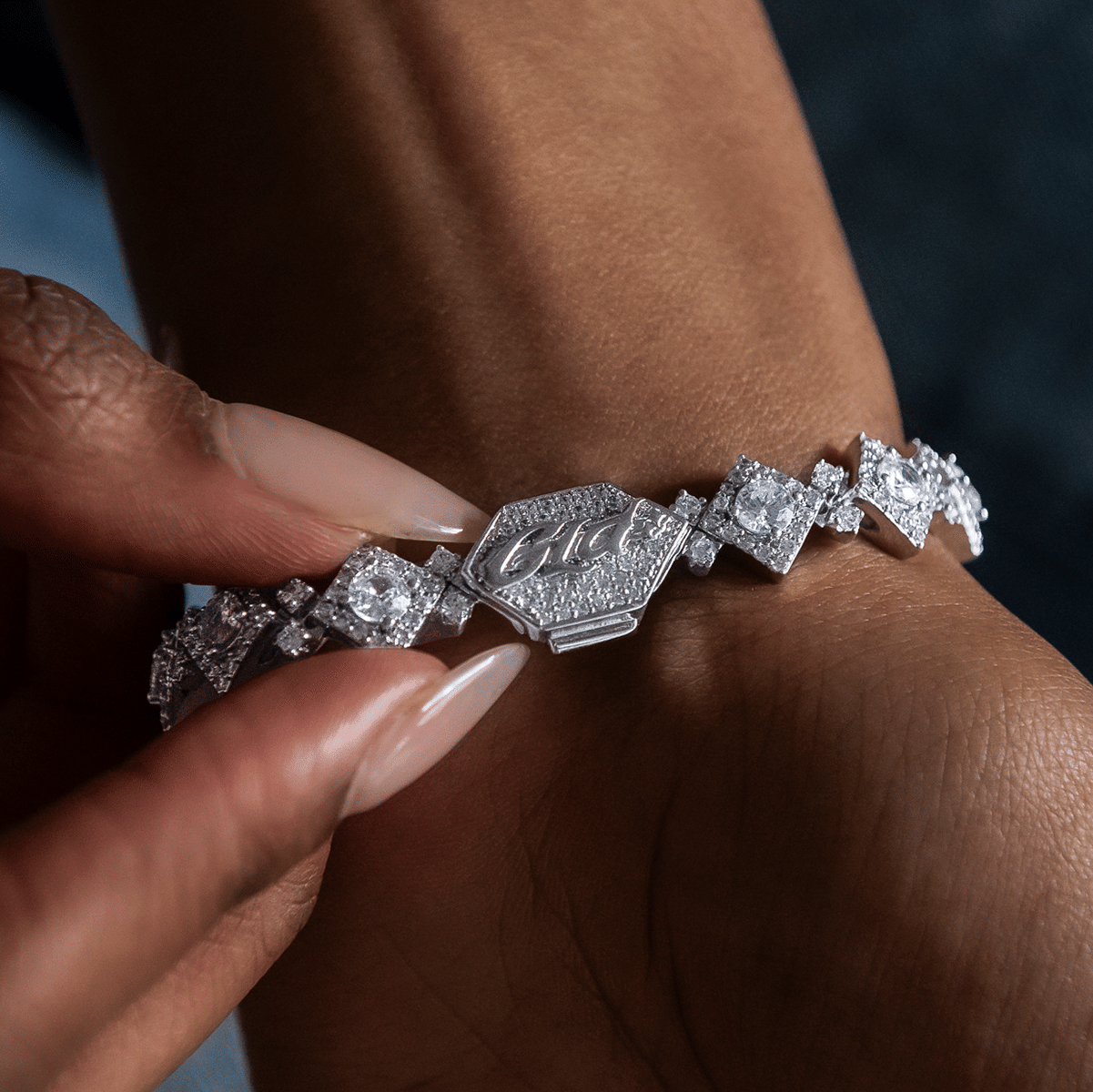 GLD Women Cloister Link Bracelet in White Gold