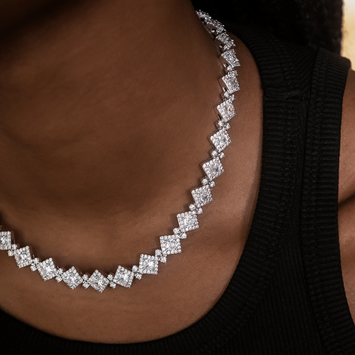 GLD Women Cloister Link Necklace in White Gold