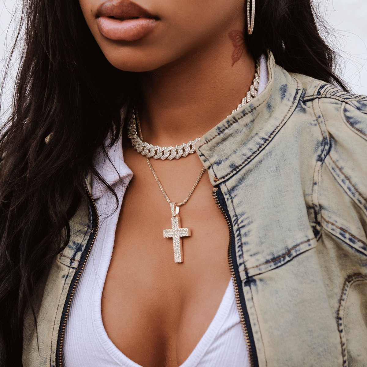 GLD Women Diamond Baguette Cross Pendant in Yellow Gold