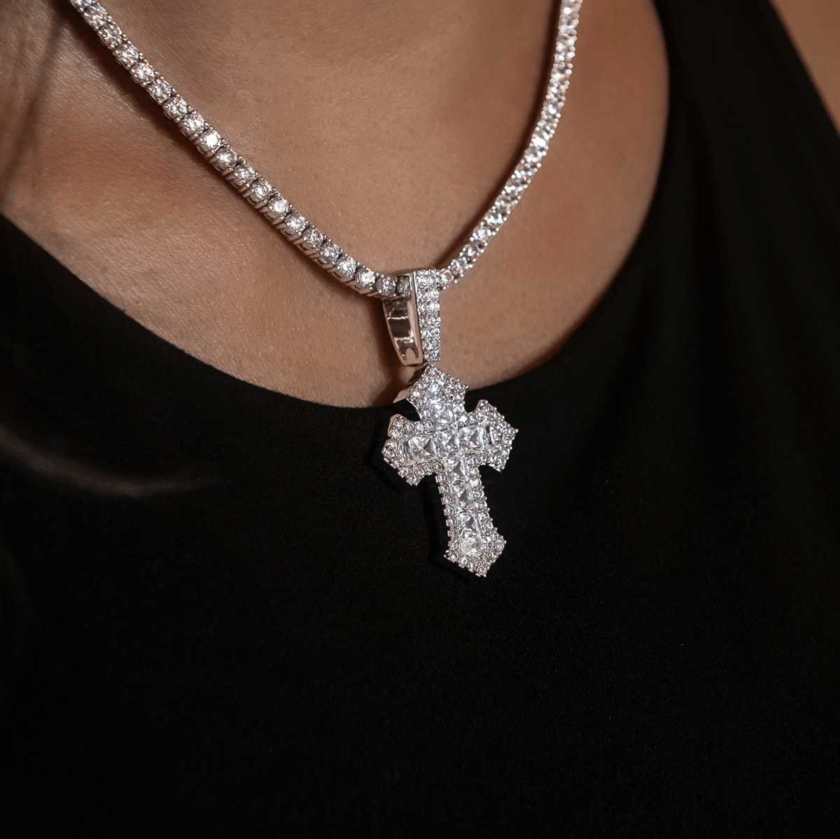 GLD Women Diamond Gothic Cross Pendant