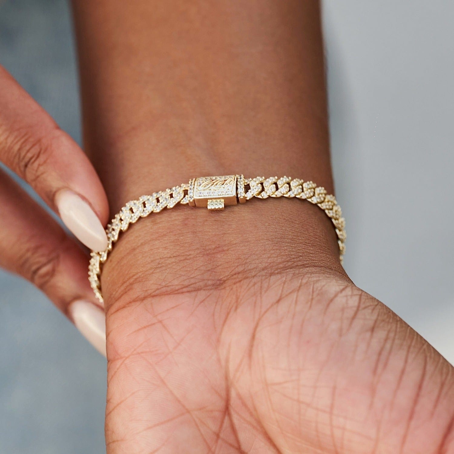 GLD Women Micro Diamond Prong Cuban Bracelet in Yellow Gold - 6 mm