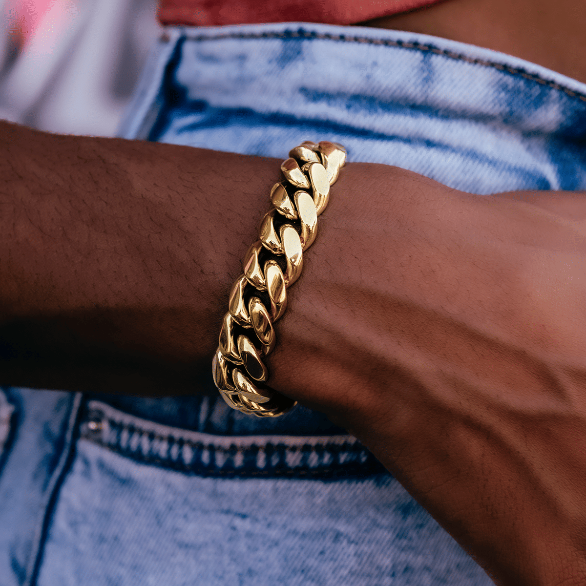 GLD Women Signature Cuban Link Bracelet in Yellow Gold - 12 mm