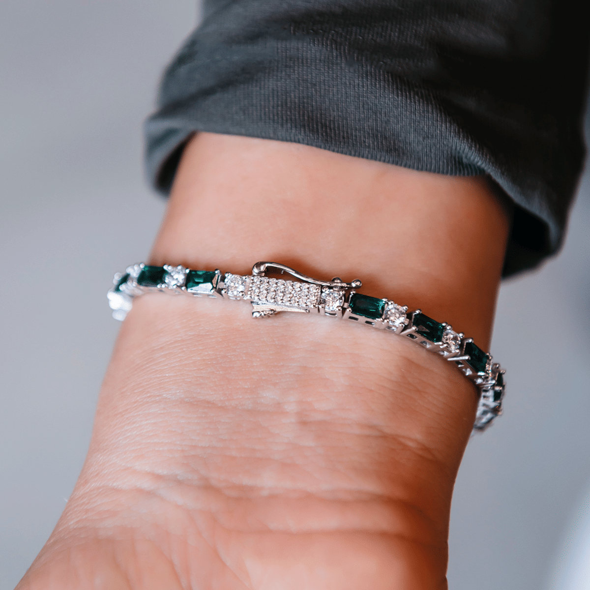 GLD Women Emerald Baguette Tennis Bracelet