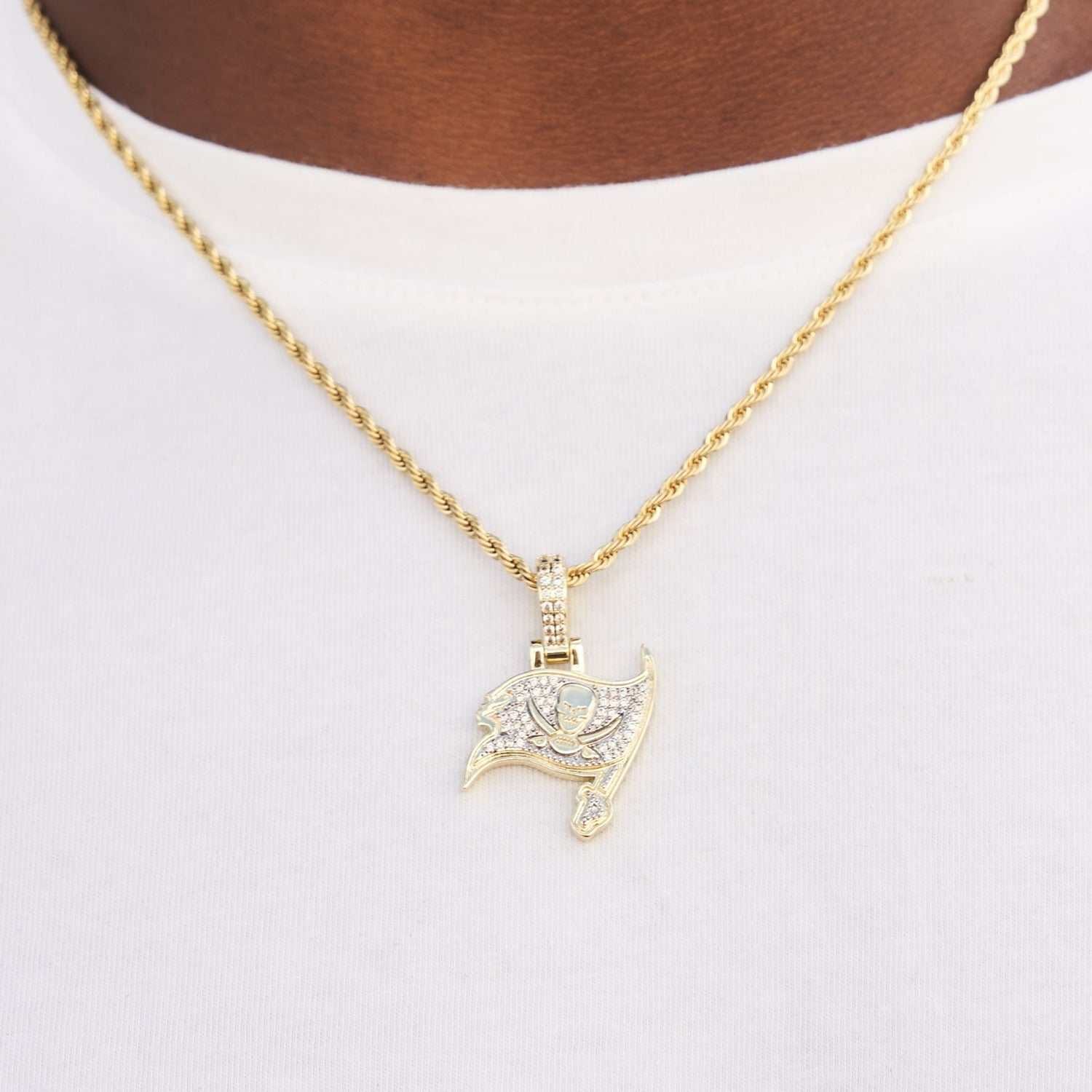 GLD Men Tampa Bay Buccaneers Official NFL Micro Logo Pendant - Yellow Gold