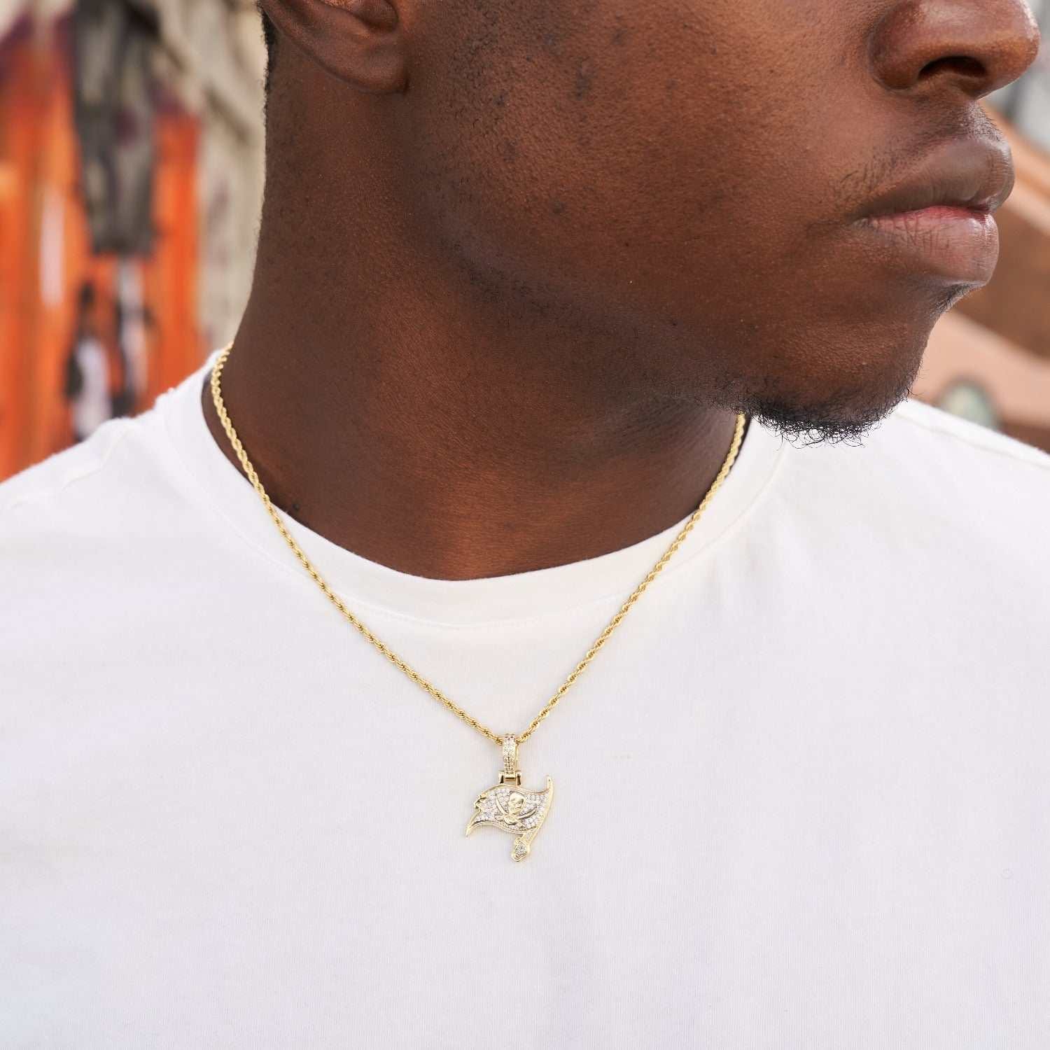 GLD Men Tampa Bay Buccaneers Official NFL Micro Logo Pendant - Yellow Gold