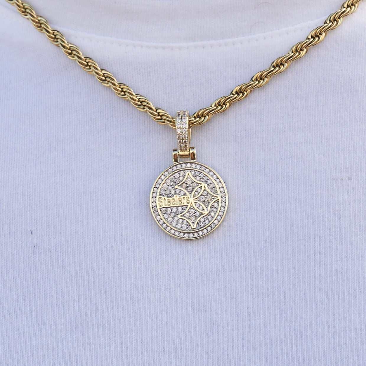GLD Men Pittsburgh Steelers Official NFL Micro Logo Pendant - Yellow Gold