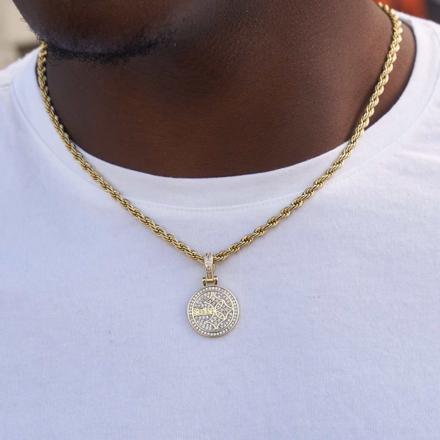GLD Men Pittsburgh Steelers Official NFL Micro Logo Pendant - Yellow Gold