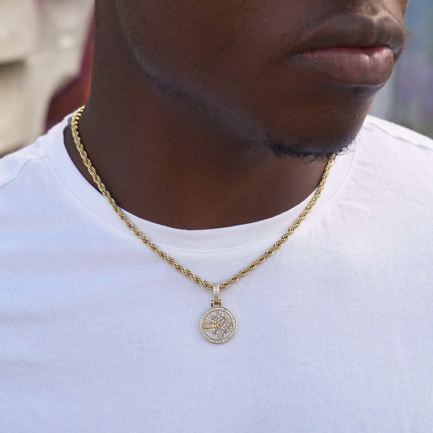 GLD Men Pittsburgh Steelers Official NFL Micro Logo Pendant - Yellow Gold