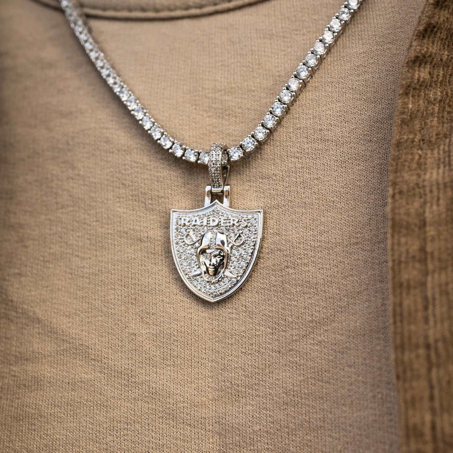 GLD Men Las Vegas Raiders Official NFL Micro Logo Pendant - White Gold